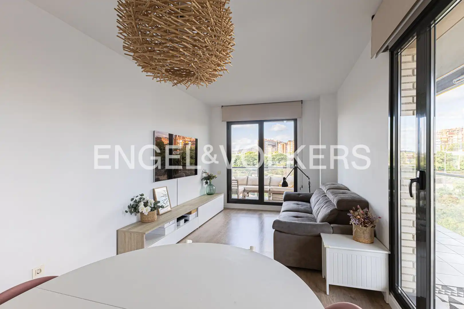 Sala de estar de Piso en venta en Sant Joan Despí con Aire acondicionado, Calefacción y Parquet