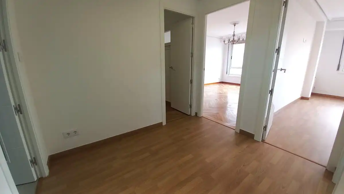 Schlafzimmer von Wohnung zur Miete in A Coruña Capital  mit Heizung und Parkett