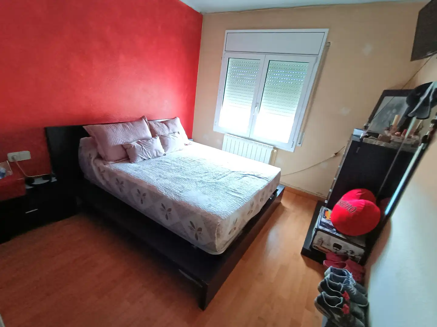 Schlafzimmer von Wohnung zum Verkauf in Manlleu mit Klimaanlage, Heizung und Parkett