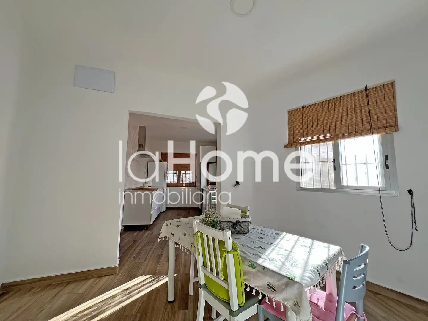 Sala de estar de Casa adosada en venta en Paterna con Aire acondicionado, Terraza y Horno