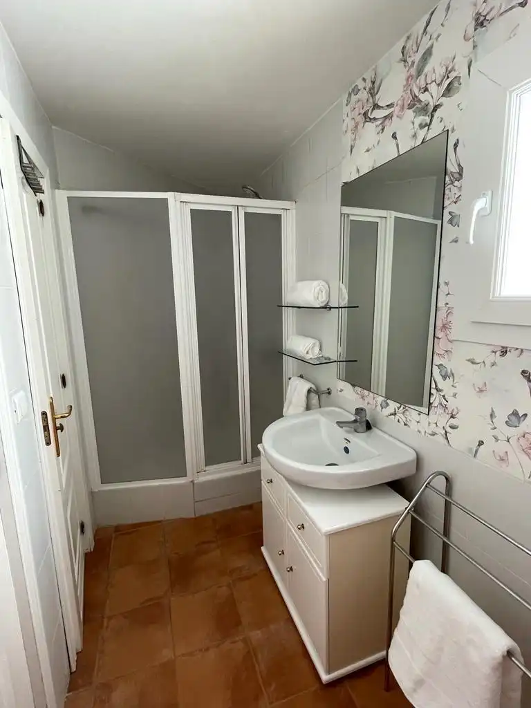 Baño de Apartamento en venta en Marbella con Aire acondicionado, Amueblado y Horno
