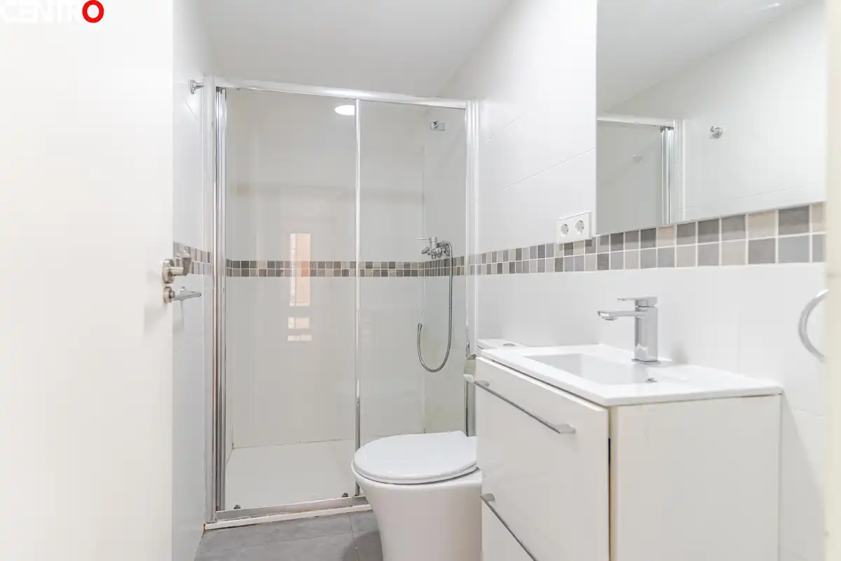 Baño de Piso en venta en Granada con Aire acondicionado y Terraza