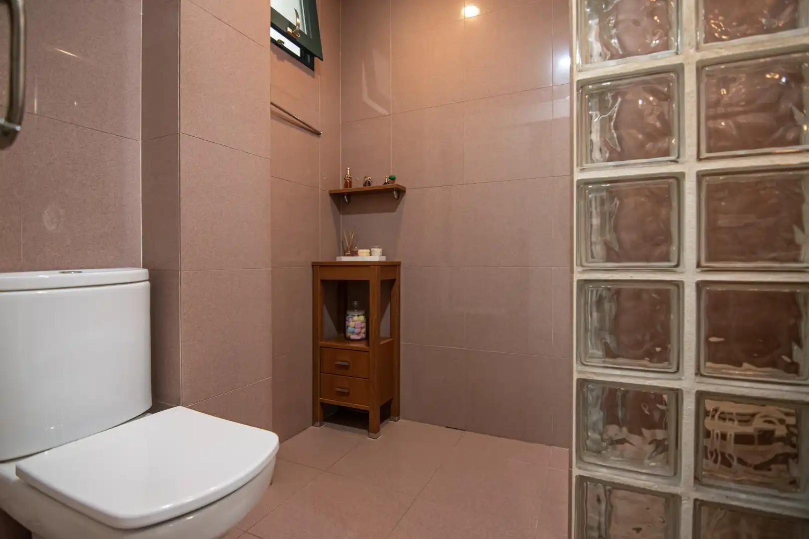 Baño de Casa o chalet en venta en Bergondo con Calefacción, Jardín privado y Trastero