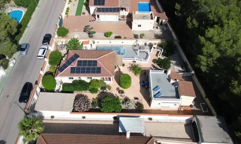 Vista exterior de Casa o xalet en venda en Pilar de la Horadada amb Traster i Piscina