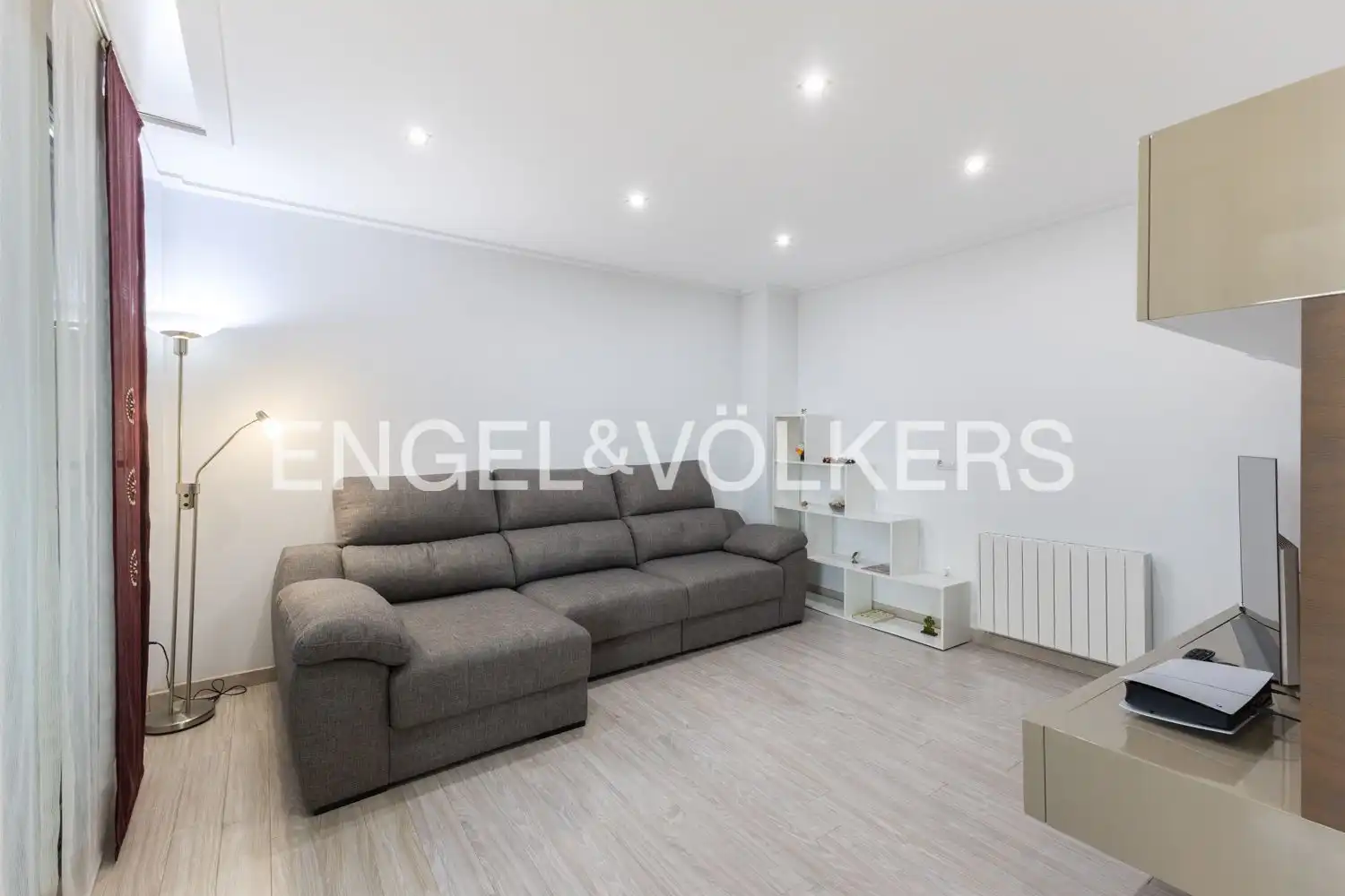 Sala de estar de Piso en venta en Rafelbuñol / Rafelbunyol con Aire acondicionado, Calefacción y Parquet
