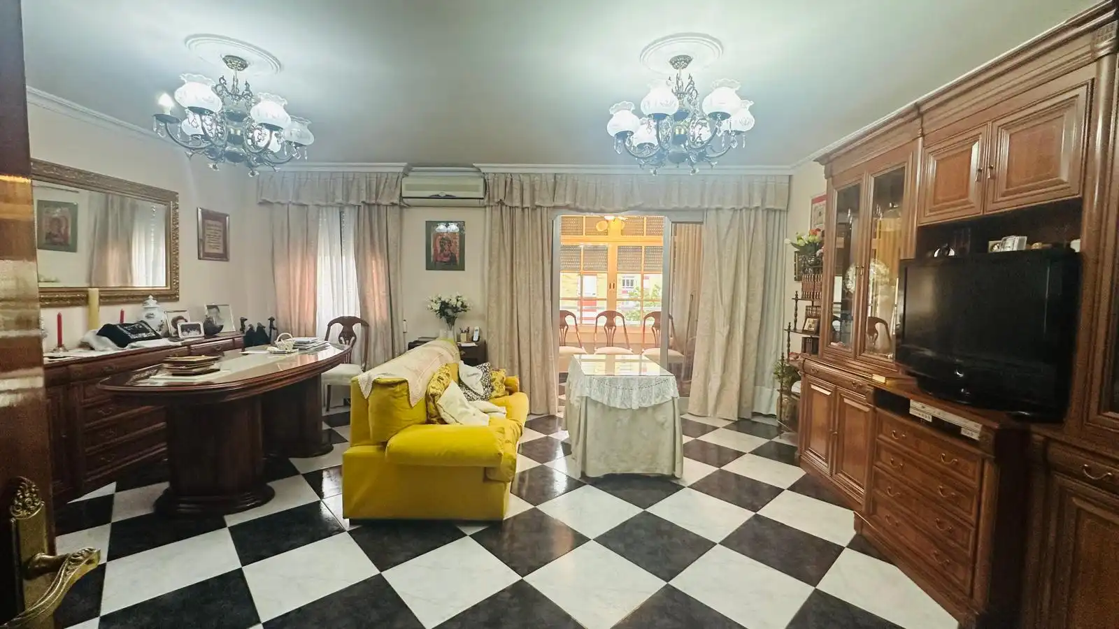 Wohnzimmer von Wohnung zum Verkauf in Sevilla mit Klimaanlage, Heizung und Terrasse