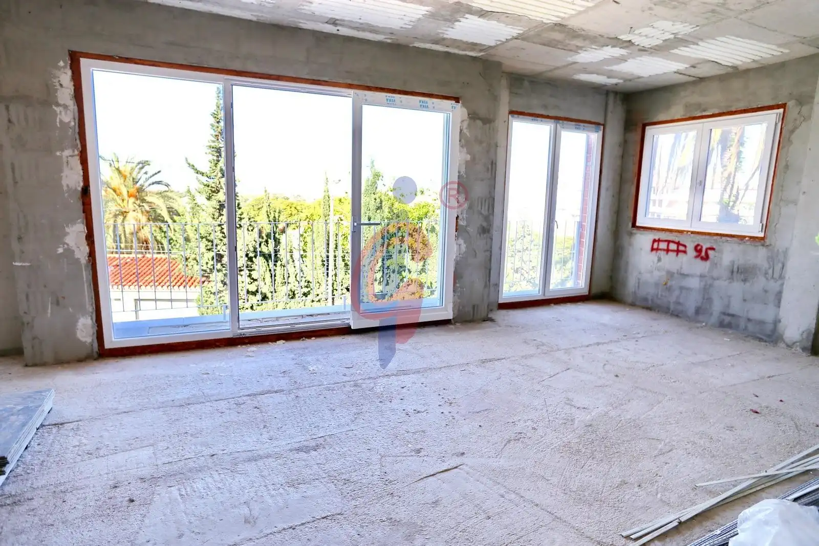 Sala d'estar de Casa o xalet en venda en Alicante / Alacant amb Jardí privat, Terrassa i Piscina