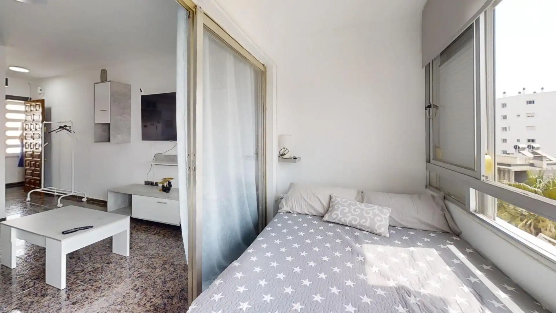 Habitación de Estudio de alquiler en Benalmádena con Amueblado, Balcón y Piscina comunitaria