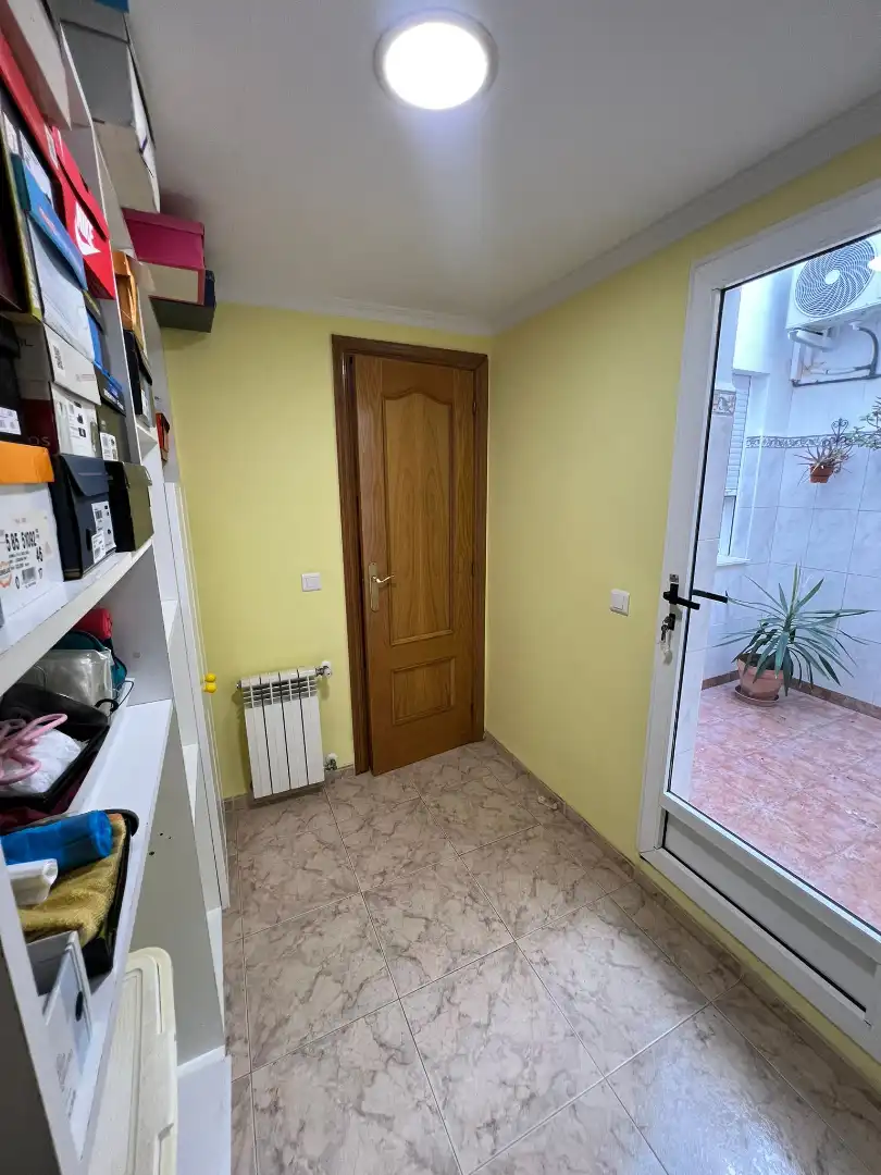 Einfamilien-Reihenhaus zum Verkauf in Sagunto / Sagunt mit Klimaanlage, Heizung und Terrasse
