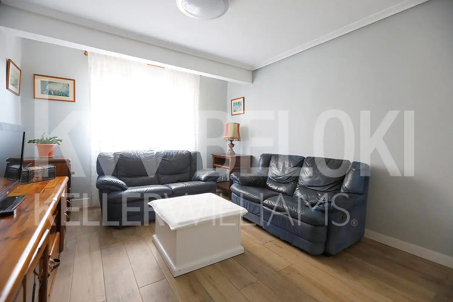 Sala de estar de Piso en venta en Irun  con Calefacción, Trastero y Balcón