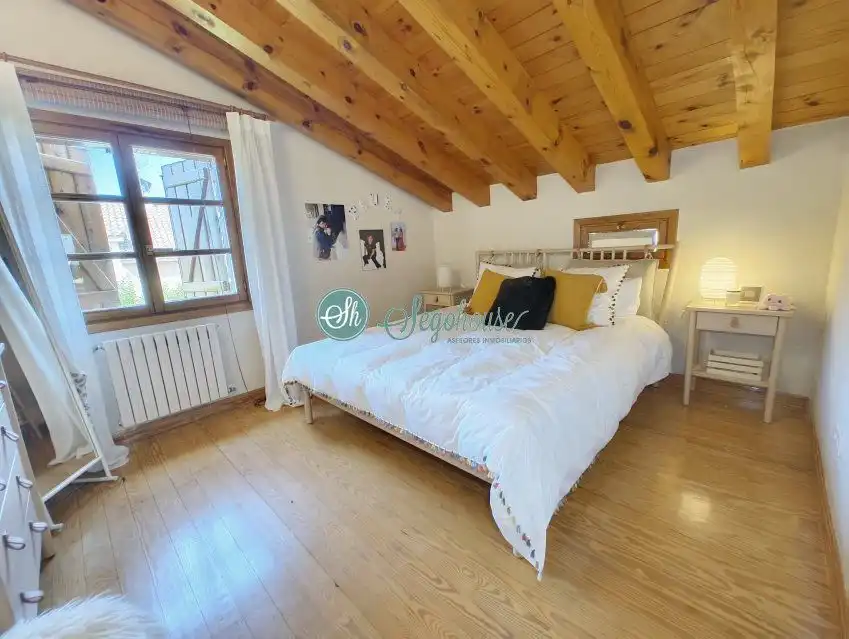 Habitación de Casa o chalet en venta en Palazuelos de Eresma con Calefacción, Terraza y Amueblado