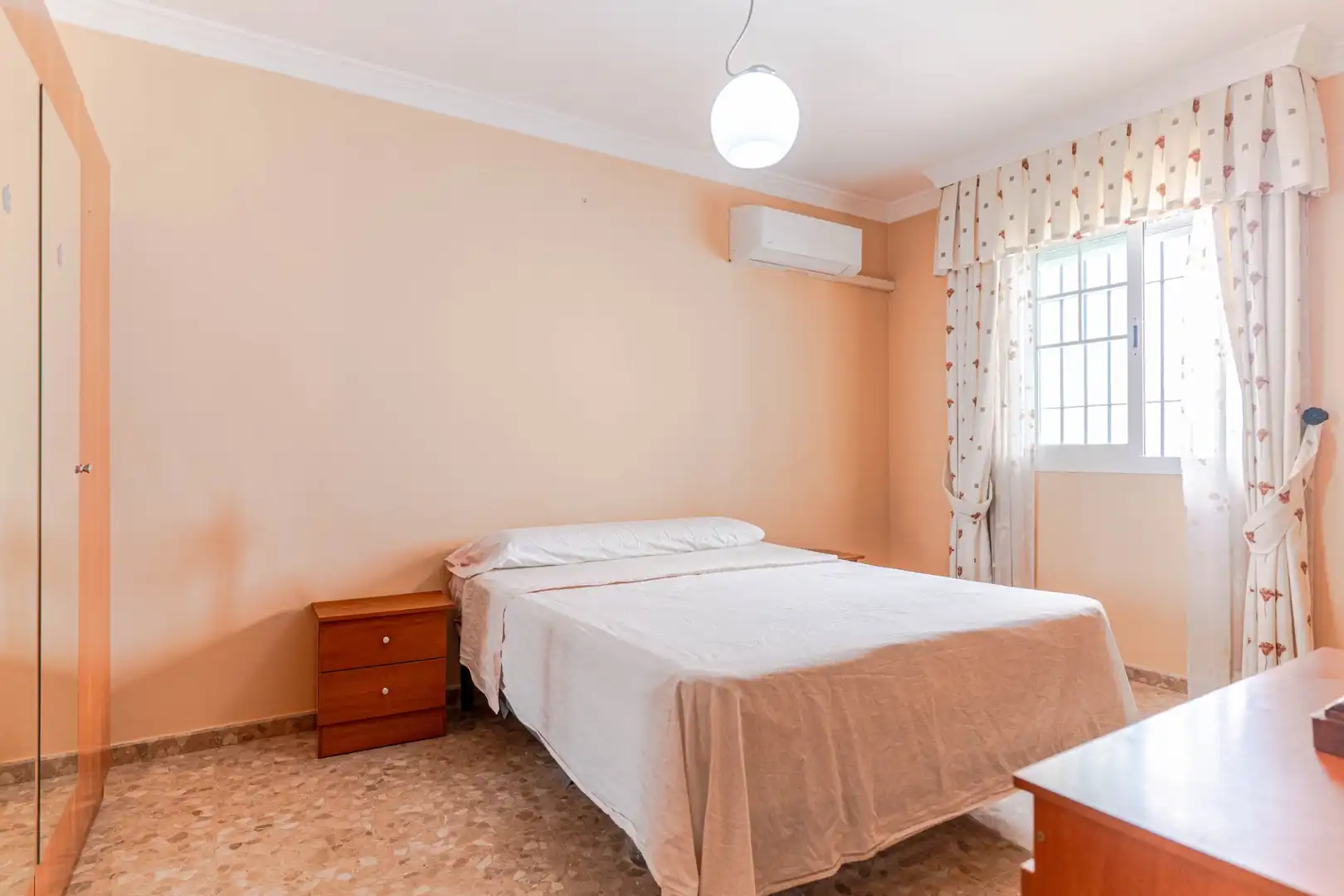 Habitación de Casa o chalet en venta en Motril con Aire acondicionado, Calefacción y Terraza