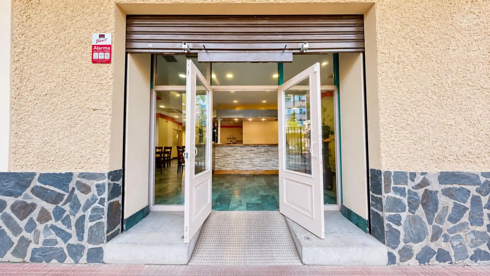 Local en venta en Granada con Aire acondicionado y Amueblado