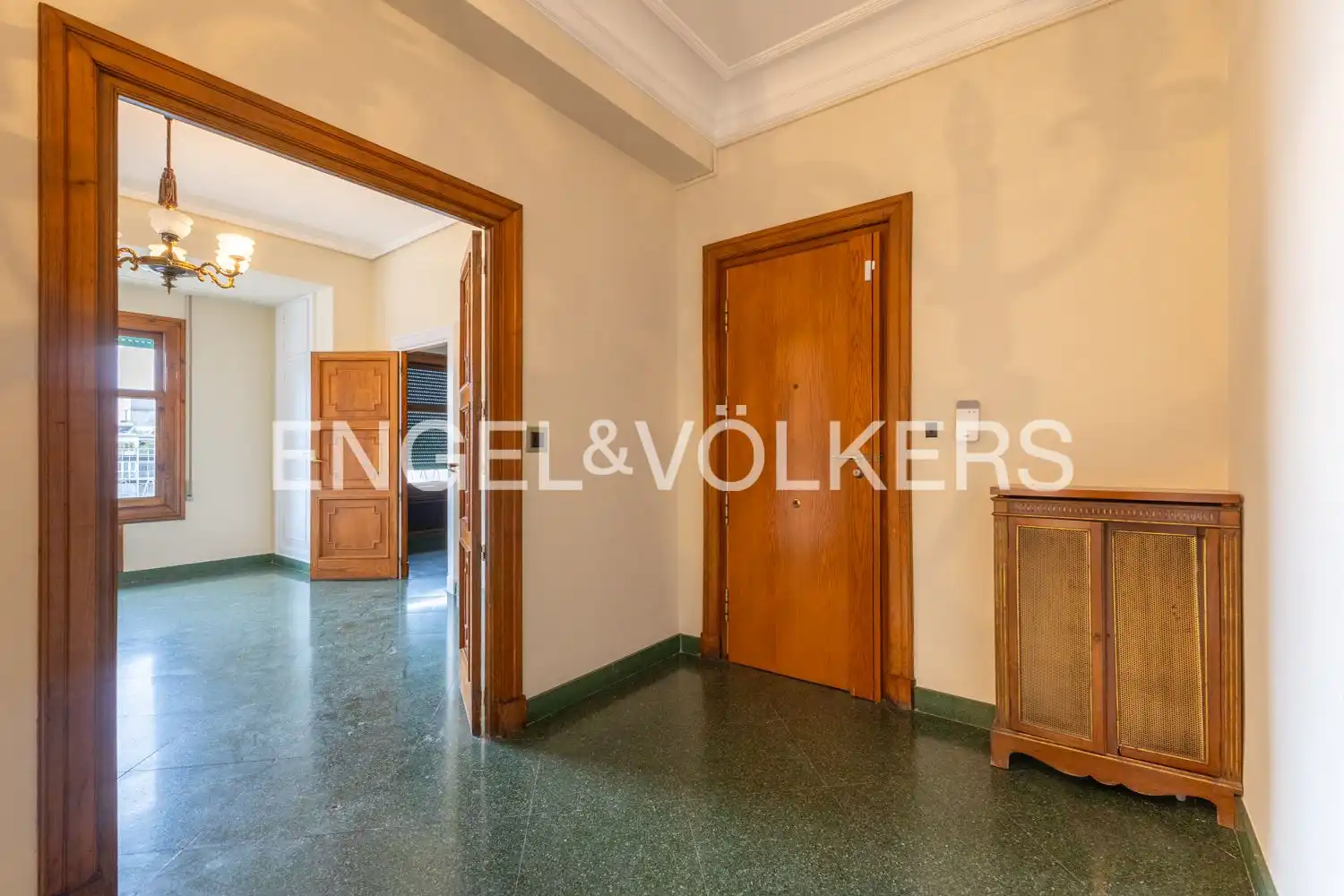 Wohnung zur Miete in Valencia mit Klimaanlage, Heizung und Terrasse