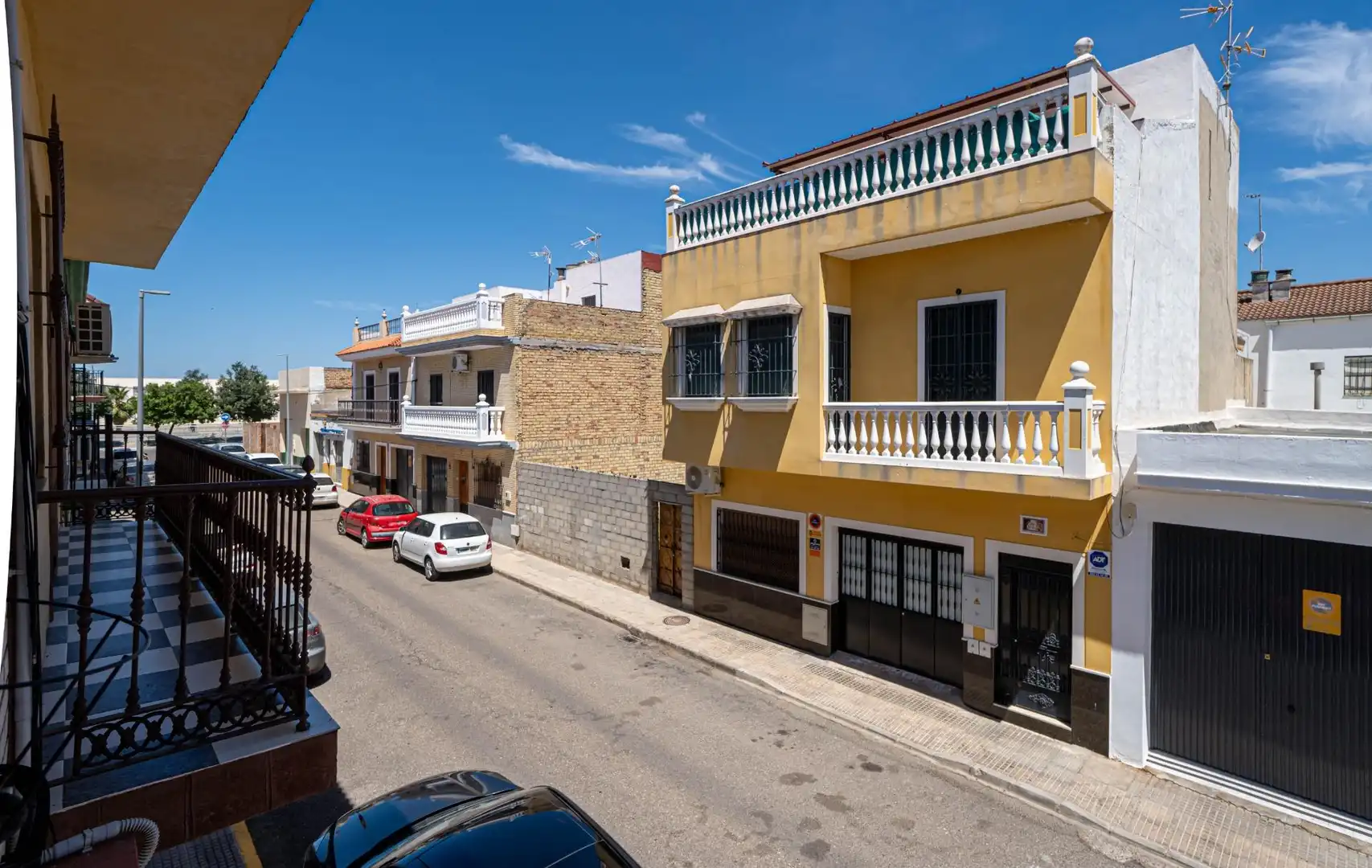 Vista exterior de Casa adosada en venda en Alcalá del Río amb Aire condicionat, Calefacció i Moblat