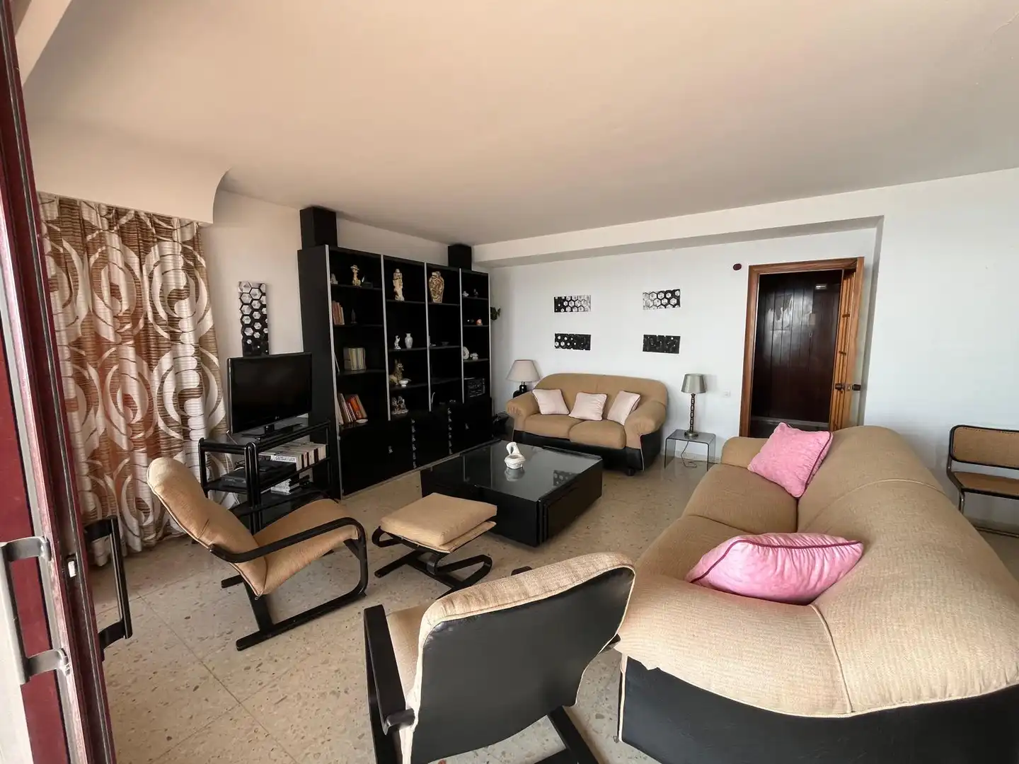 Sala de estar de Apartamento en venta en Gandia con Terraza, Amueblado y Piscina comunitaria