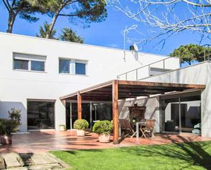 Jardí de Casa o xalet en venda en Sant Cugat del Vallès amb Aire condicionat, Calefacció i Jardí privat