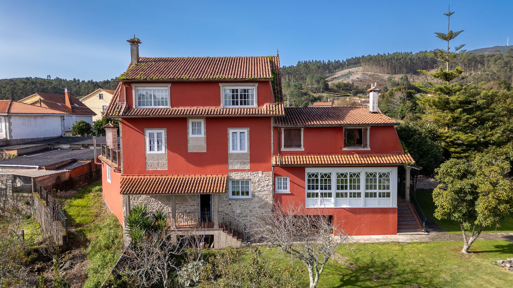 Vista exterior de Casa o chalet en venta en Rianxo con Calefacción, Jardín privado y Piscina