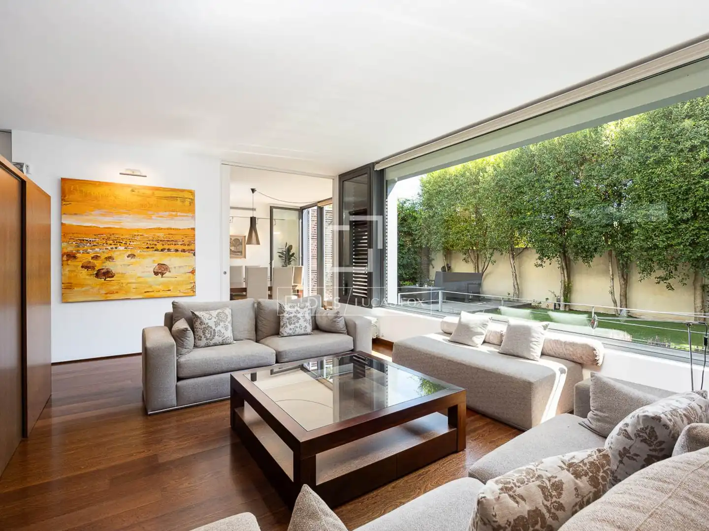 Sala d'estar de Casa o xalet en venda en Barcelona amb Aire condicionat, Calefacció i Jardí privat
