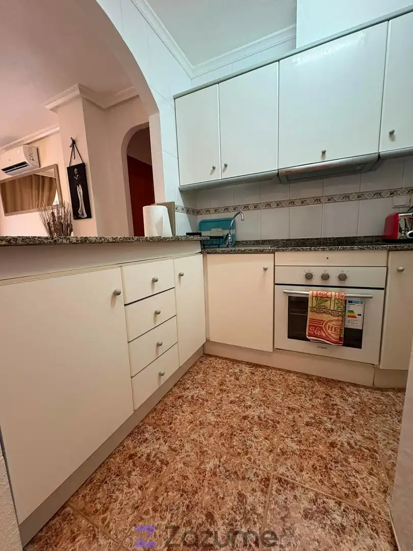 Cocina de Piso de alquiler en Torrevieja con Aire acondicionado, Calefacción y Piscina
