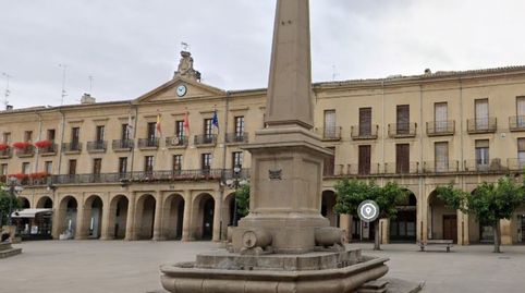 Edificio señorial al completo en la mejor ubicación de TafDe Navarra con vistas  a ella y a calle Mercado . Perfecto para construi, imagen 3