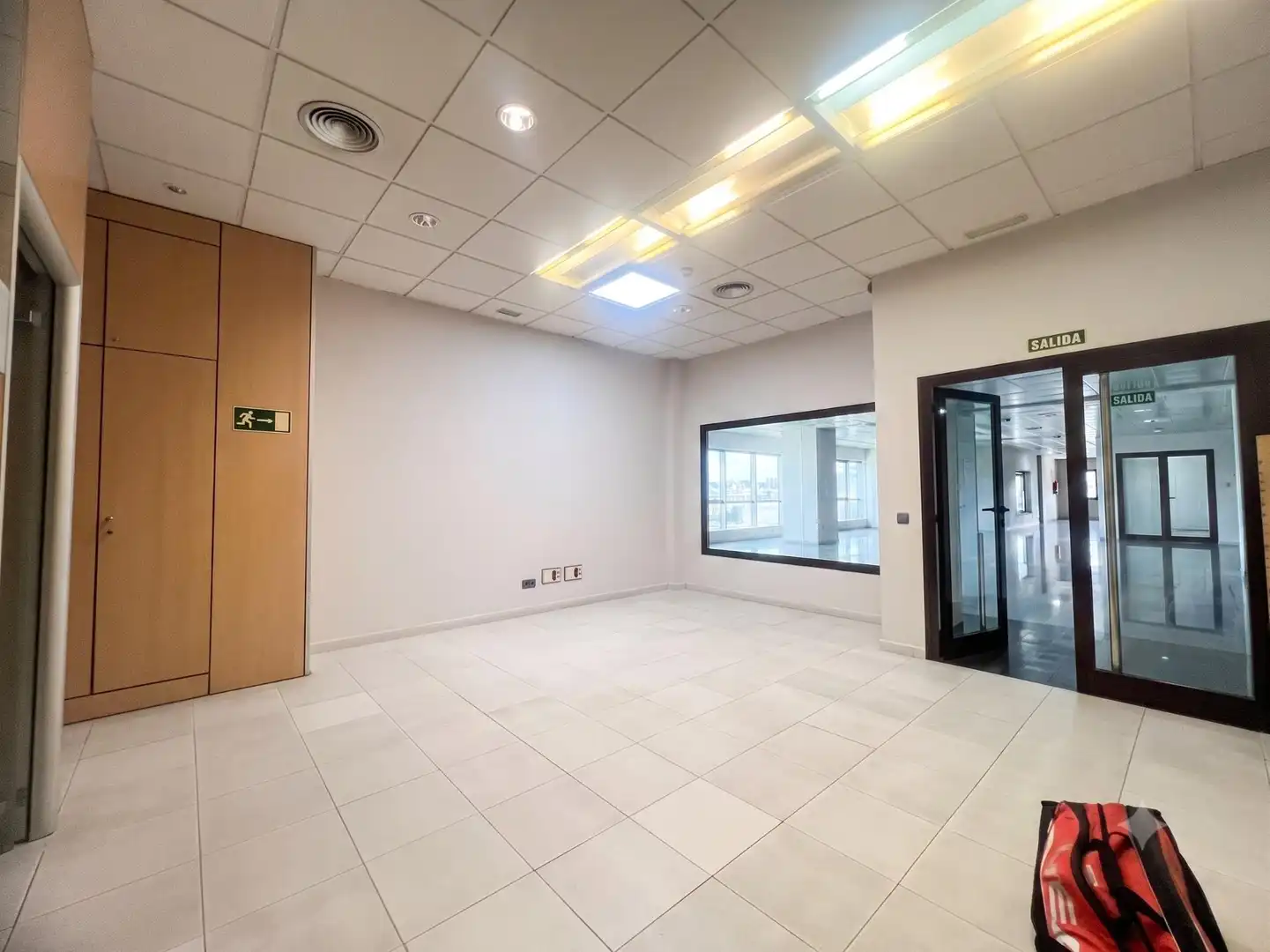 Office for sale in Las Palmas de Gran Canaria  with Air Conditioner