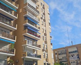 Exterior view of Flat for sale in  Sevilla Capital  with Air Conditioner, Terrace and Balcony