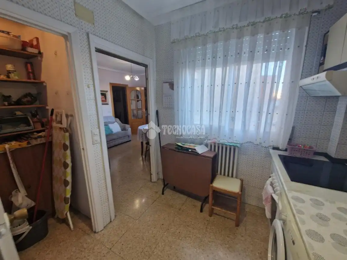 Piso en venta en Palencia con Calefacción, Parquet y Terraza