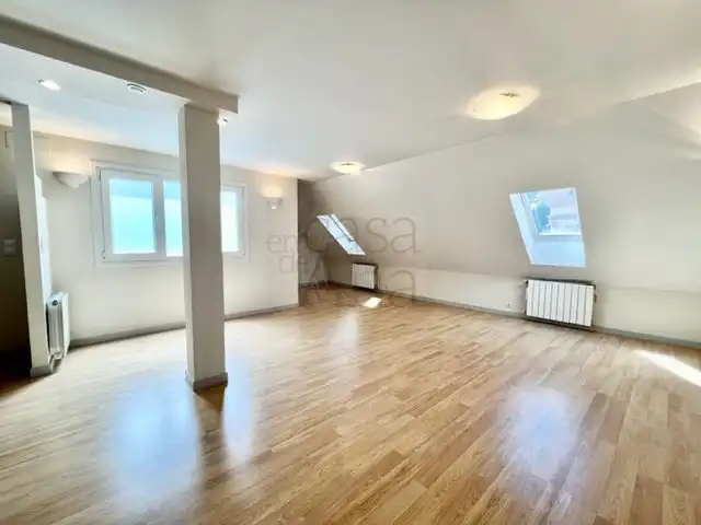 Habitación de Piso en venta en Bilbao  con Calefacción y Balcón