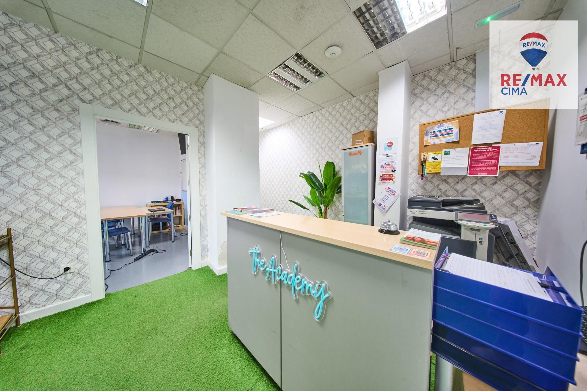 Premises for rent in  Granada Capital  with Air Conditioner