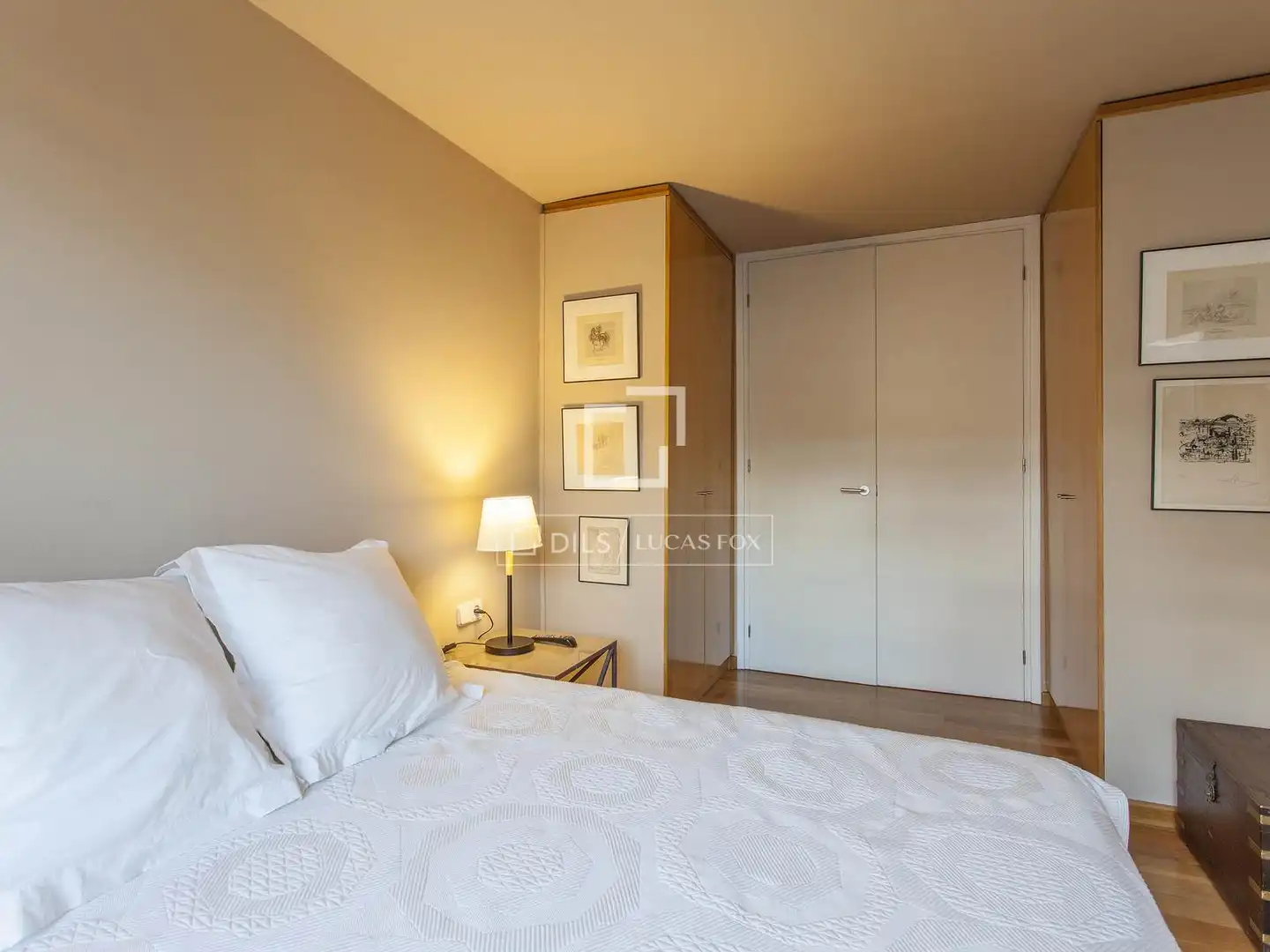 Schlafzimmer von Dachboden zur Miete in Valencia mit Klimaanlage, Heizung und Parkett