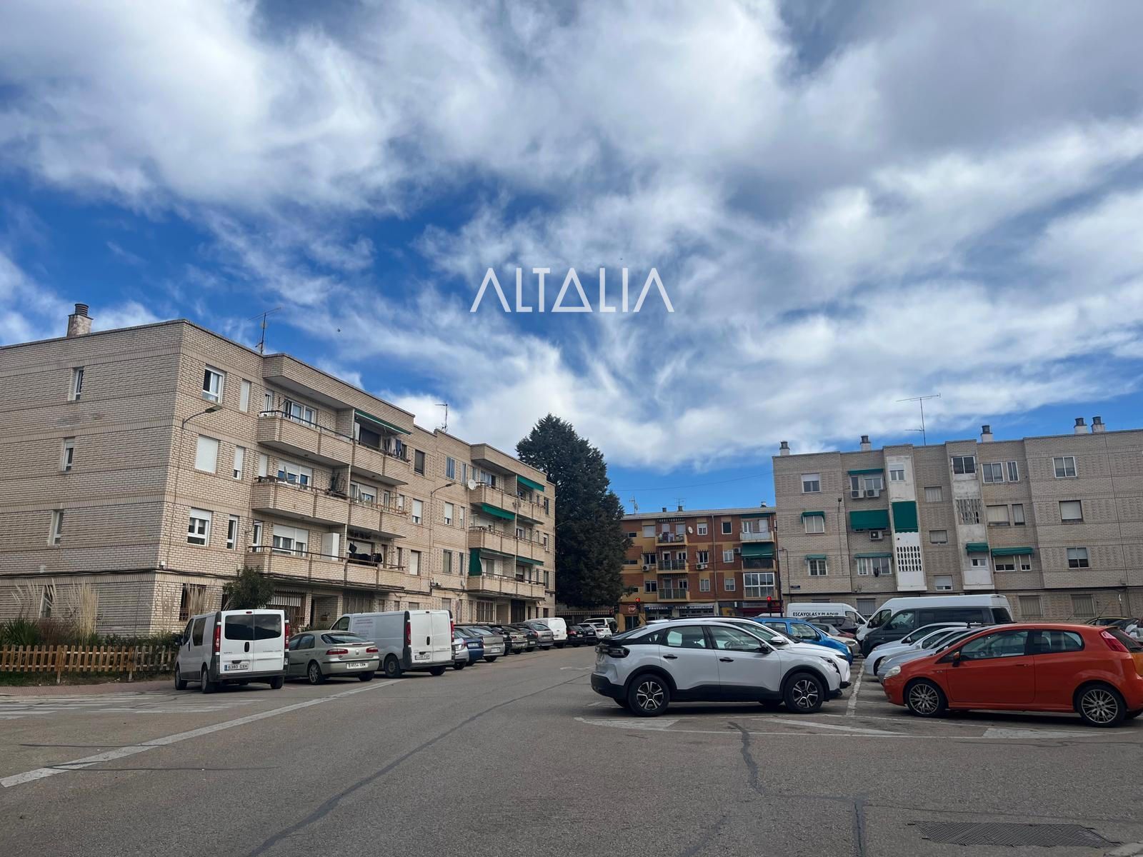 Flat for sale in Paseo San Antonio, Reyes Católicos - Paseo San Antonio