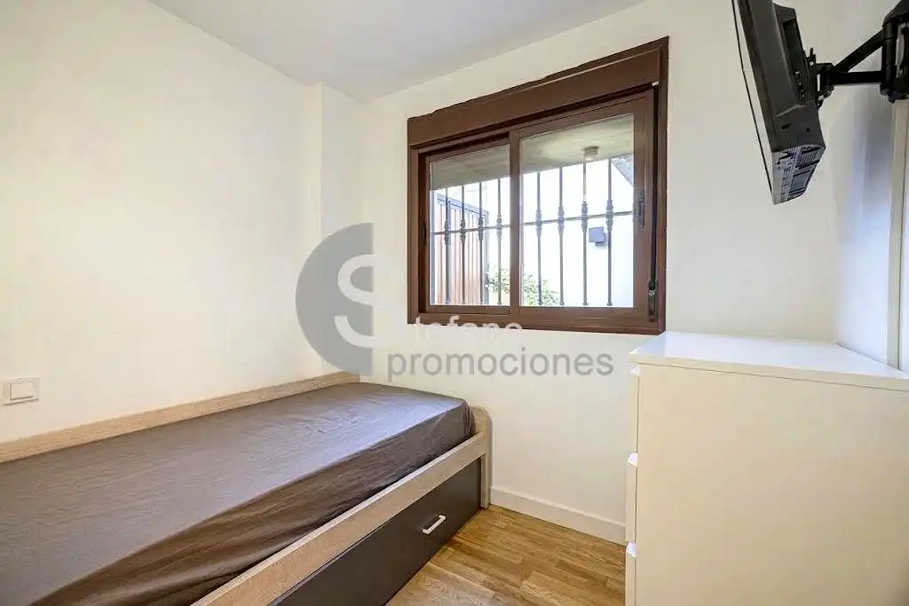 Dormitori de Casa adosada en venda en Málaga amb Aire condicionat, Jardí privat i Terrassa