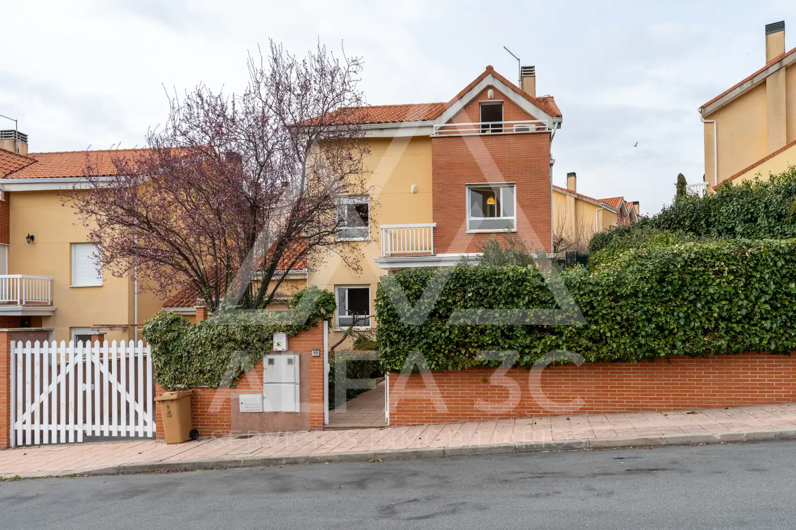 Vista exterior de Casa o chalet en venta en Venturada con Aire acondicionado, Calefacción y Jardín privado
