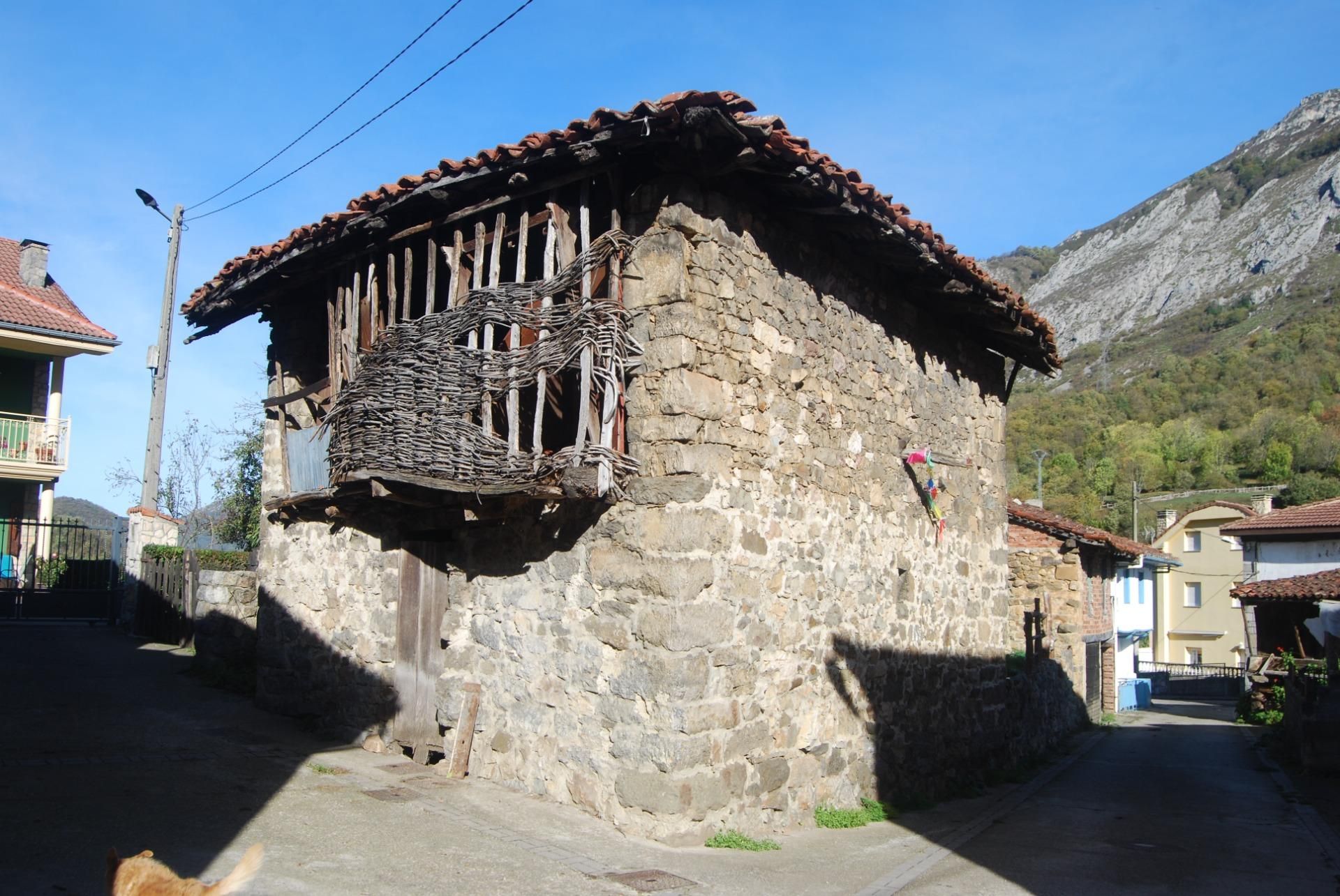 Vista exterior de Local en venda en Caso