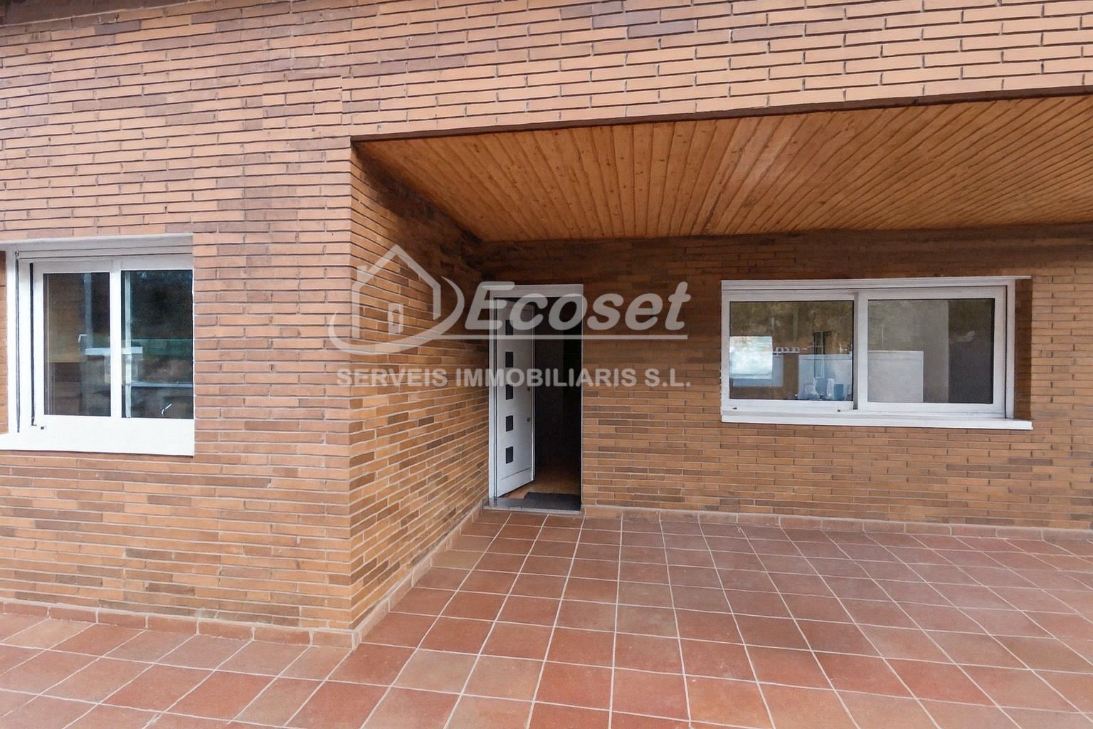 Vista exterior de Casa o xalet en venda en Vallirana amb Aire condicionat, Calefacció i Jardí privat