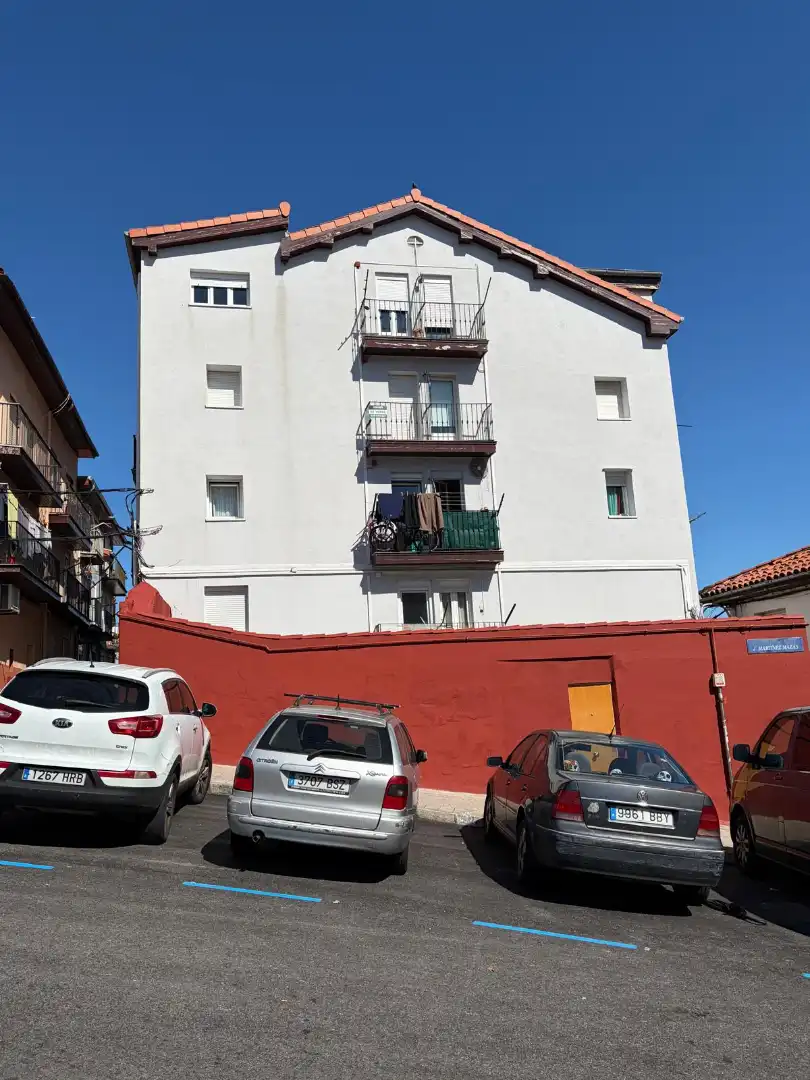 Vista exterior de Piso en venta en Santander