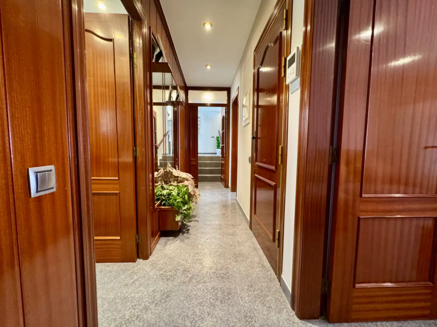 Piso en venta en Sant Boi de Llobregat con Aire acondicionado, Terraza y Trastero