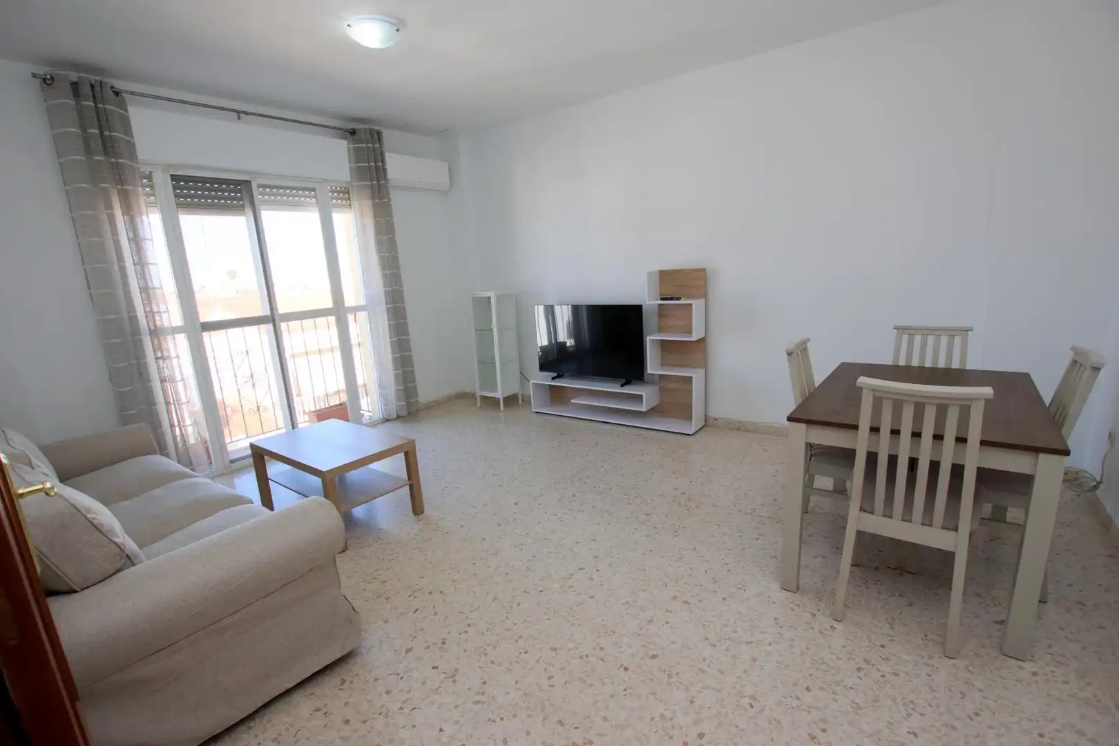 Living room of Flat for rent in Puebla de la Calzada  with Furnished