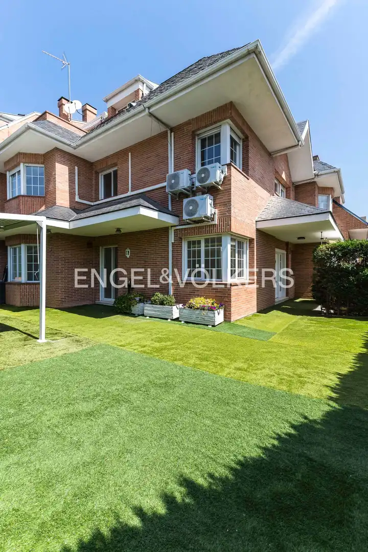 Terraza de Casa o chalet de alquiler en Madrid con Calefacción, Jardín privado y Terraza