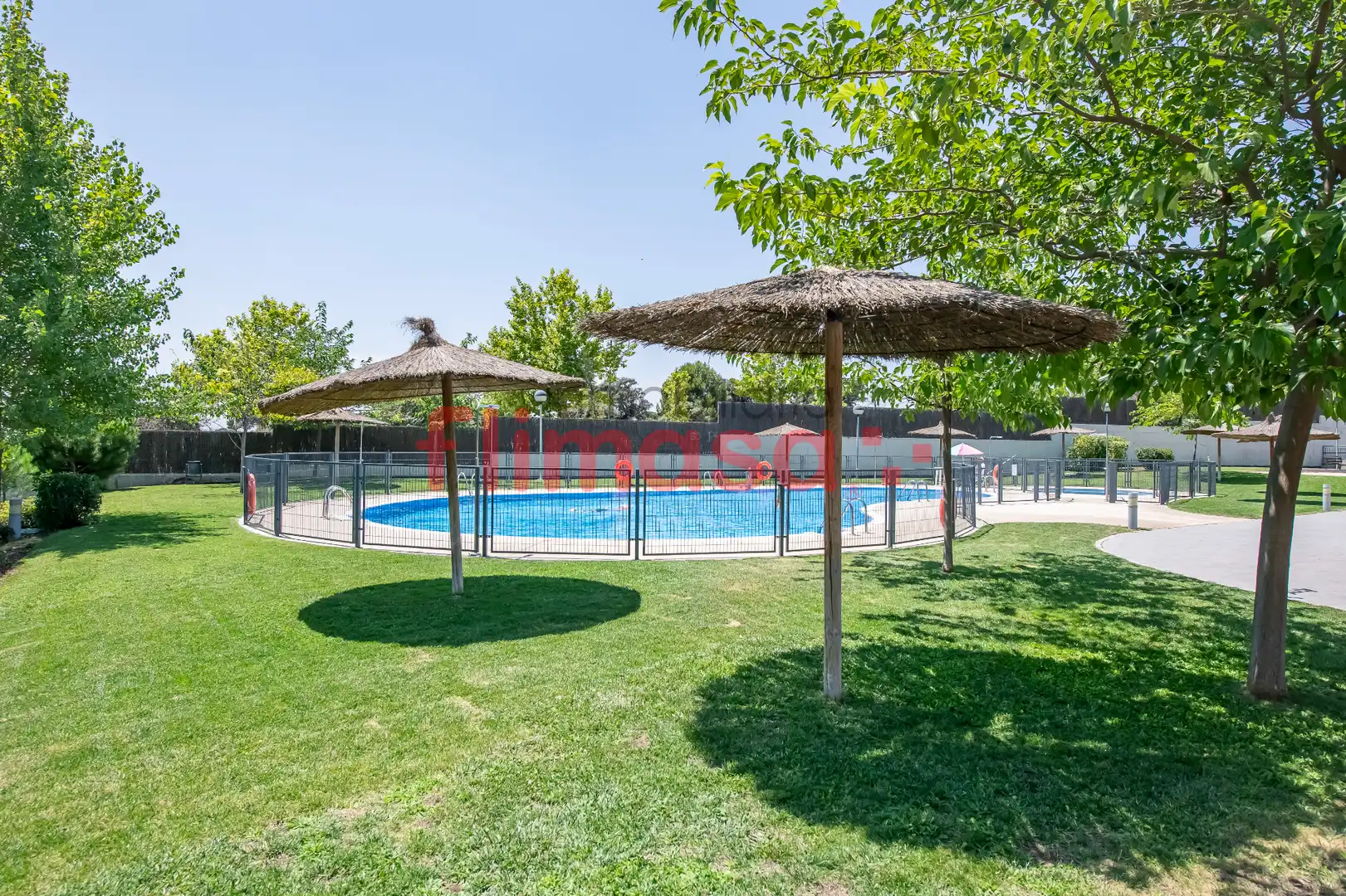 Swimming pool of Flat for sale in Boadilla del Monte  with Air Conditioner, Heating and Terrace