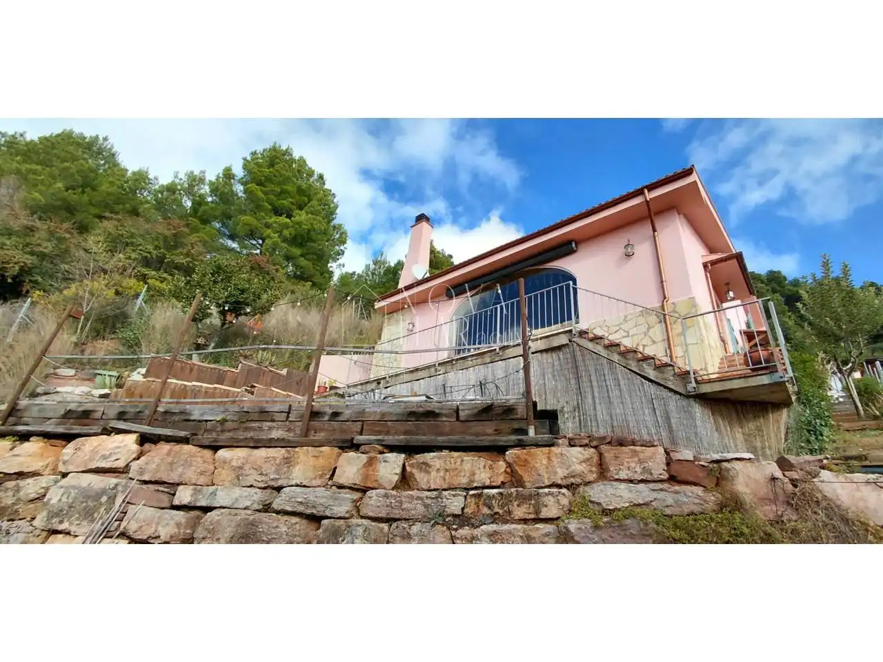 Vista exterior de Casa o xalet en venda en L'Ametlla del Vallès amb Calefacció i Jardí privat