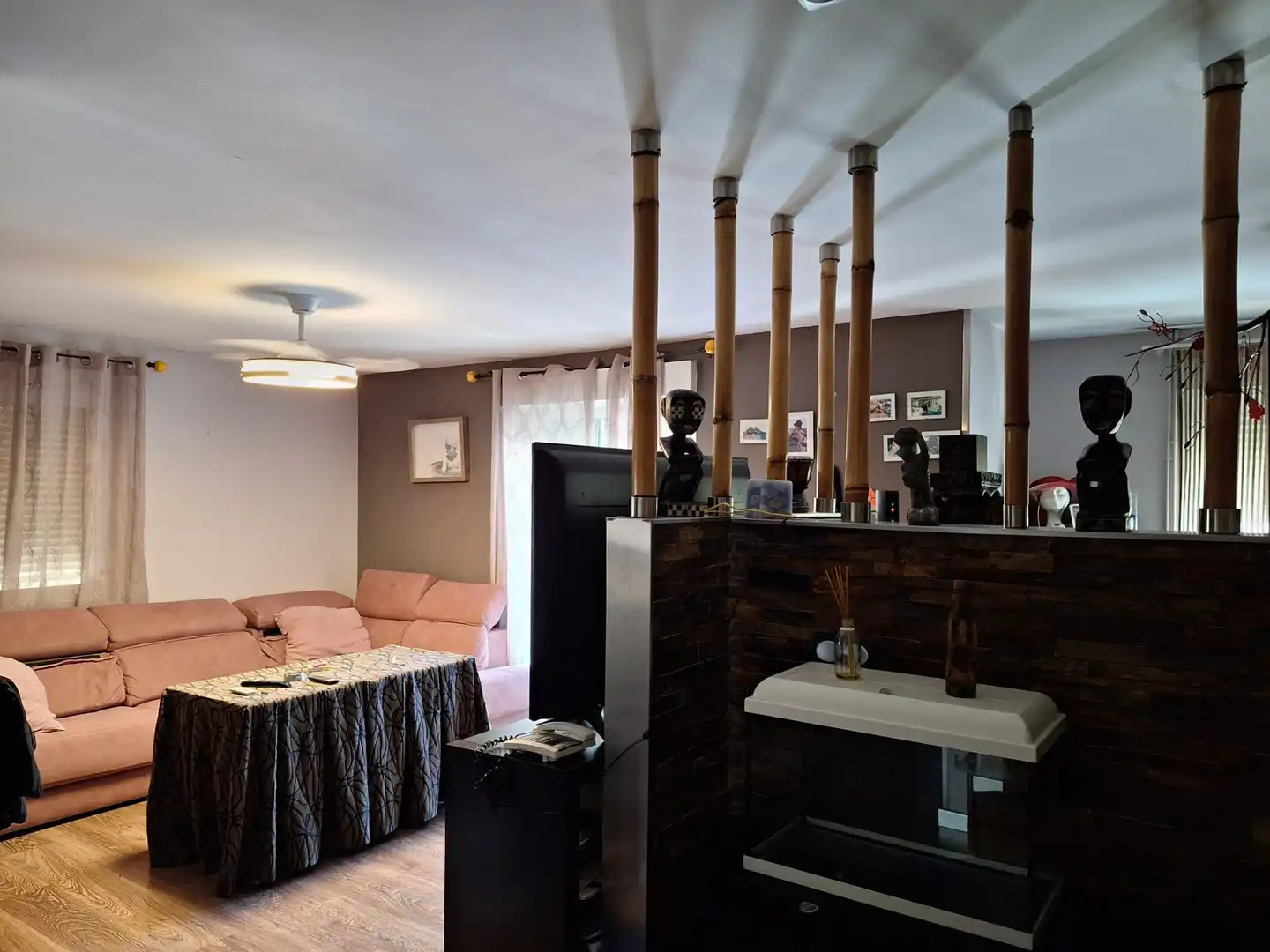 Sala de estar de Piso en venta en Torredonjimeno con Aire acondicionado, Calefacción y Parquet