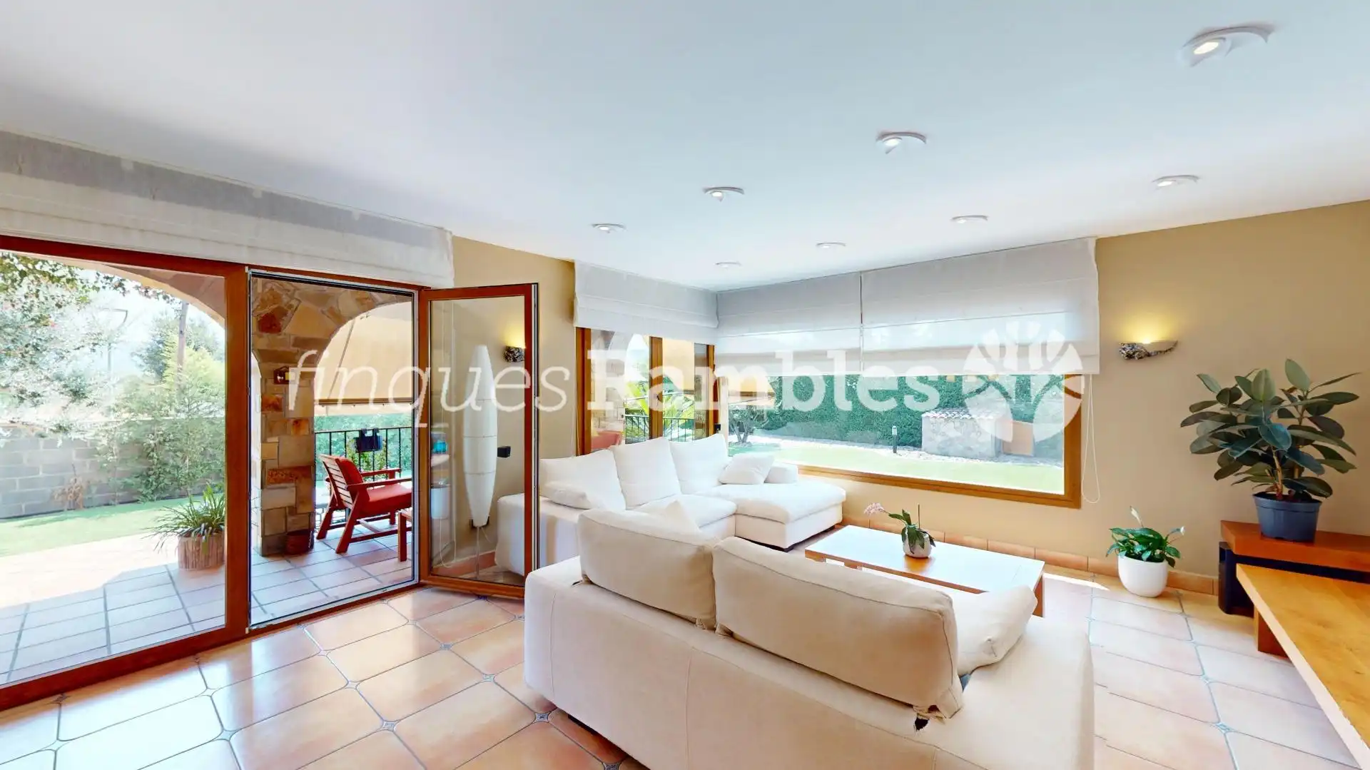 Sala de estar de Casa o chalet en venta en La Pobla de Claramunt con Calefacción, Jardín privado y Terraza