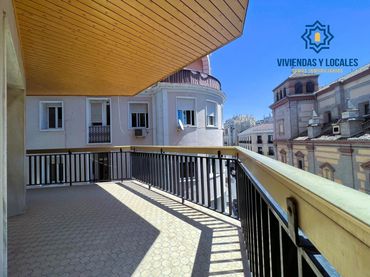 Office space with lift to rent in Calle Recogidas