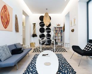 Living room of Flat to rent in  Madrid Capital  with Air Conditioner, Heating and Furnished