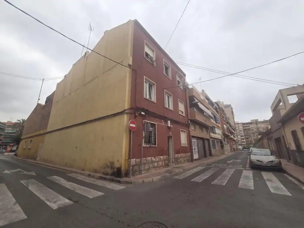 House for sale in Calle de la Fuente