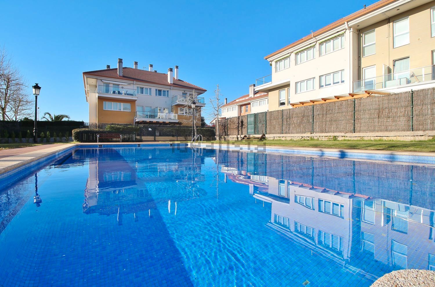 Swimming pool of Flat for sale in Oleiros  with Heating, Private garden and Parquet flooring