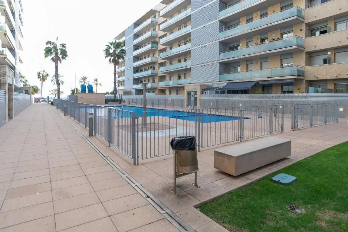 Schwimmbecken von Wohnung zum Verkauf in Badalona mit Heizung, Parkett und Terrasse