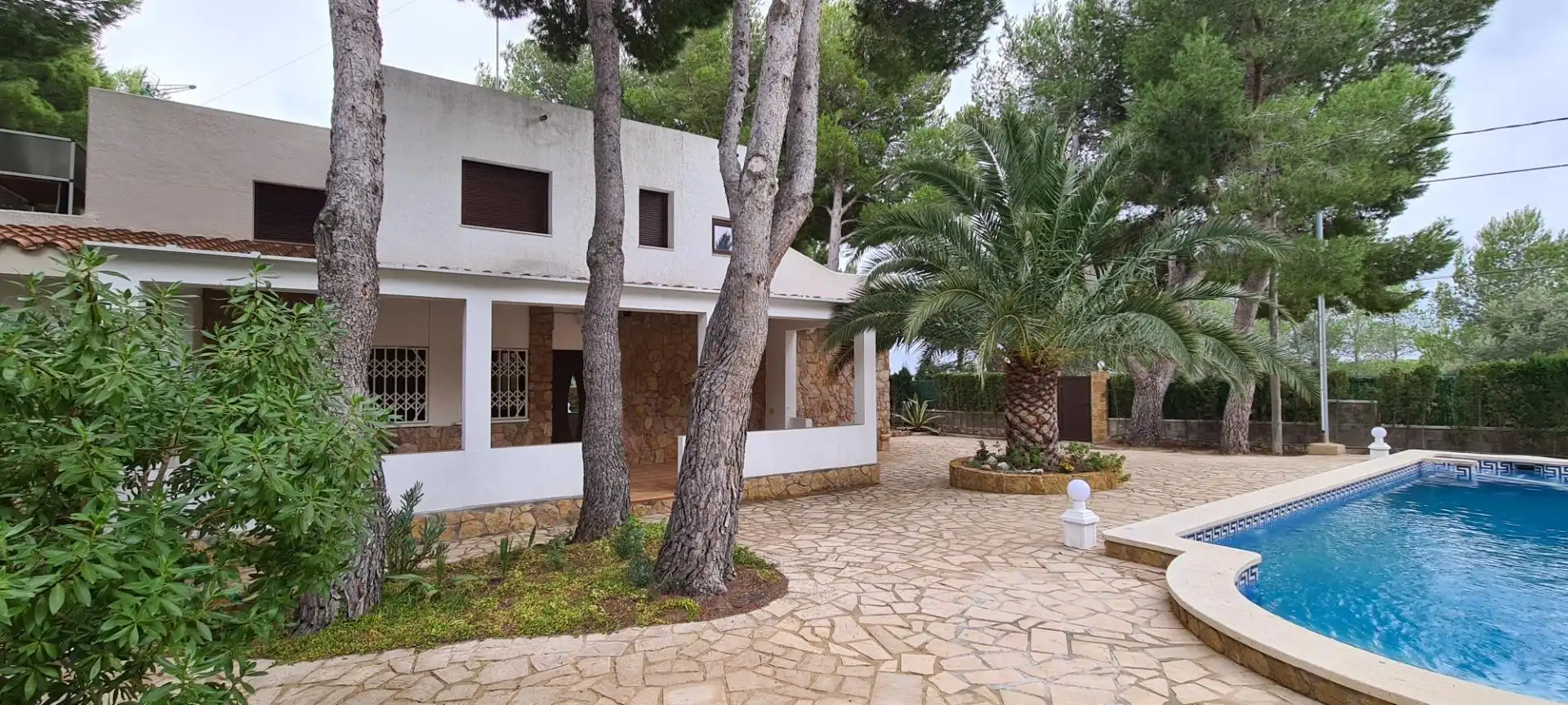 Vista exterior de Casa o xalet en venda en L'Ametlla de Mar  amb Aire condicionat, Calefacció i Jardí privat